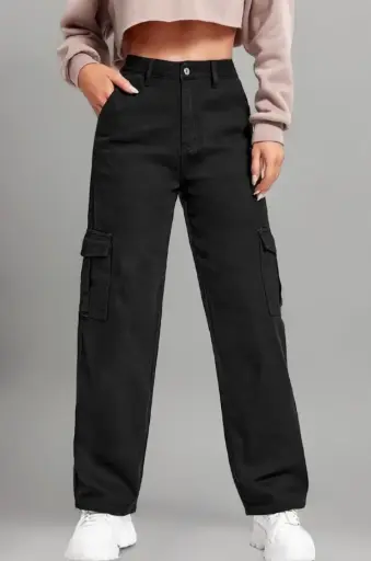 High-waisted straight-fit cargo Jeans