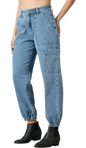 AKA CHIC